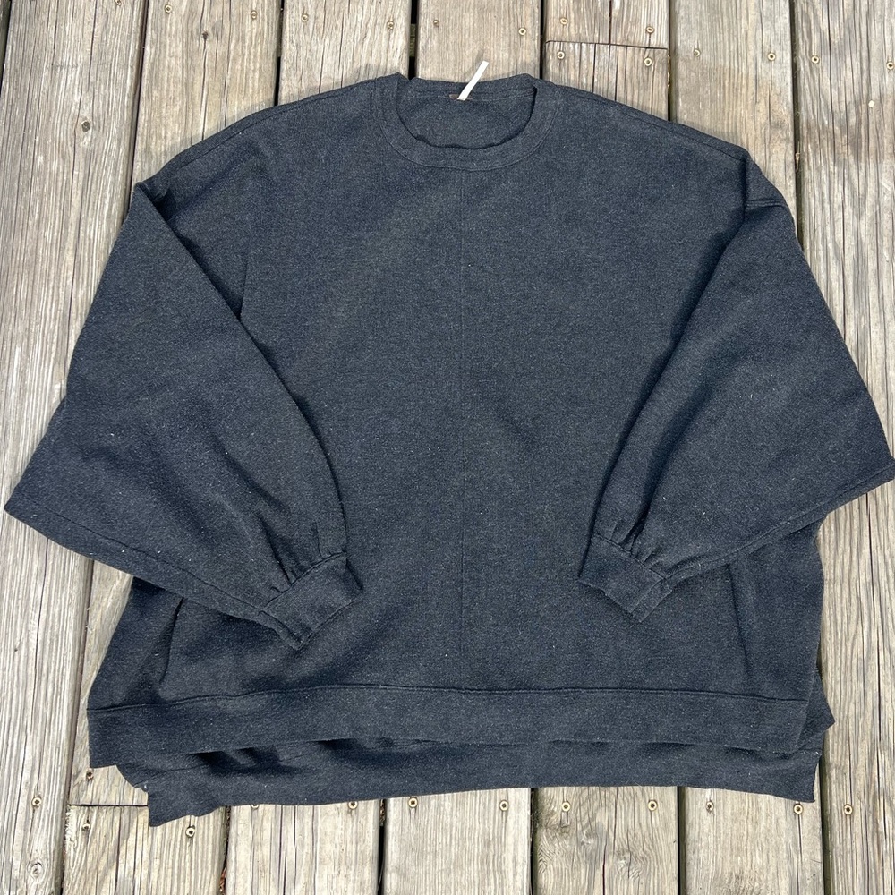 free people | grey crewneck sweater | size medium top
